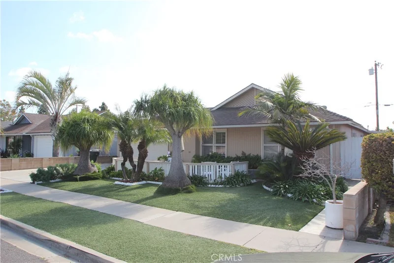1067 Cheyenne Street photo 2