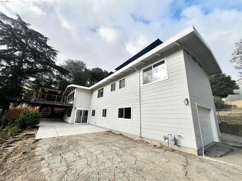 58 Pomona St