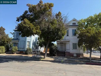 161 S 3Rd Ave photo 2
