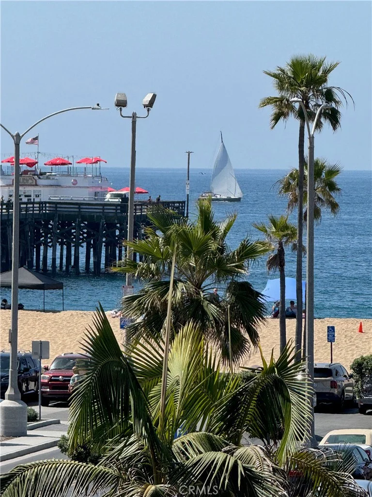600 E Oceanfront 3 B, Newport Beach, CA 92661