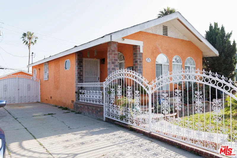 2116 W 107th Street