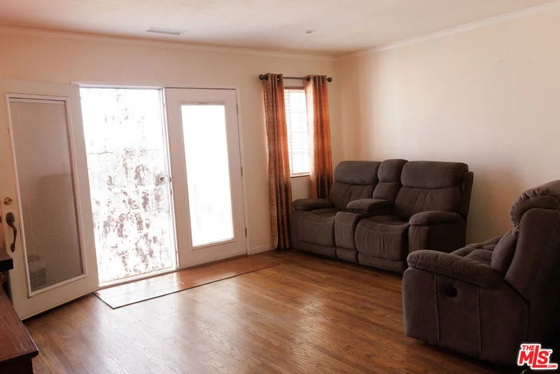 2116 W 107th Street photo 2