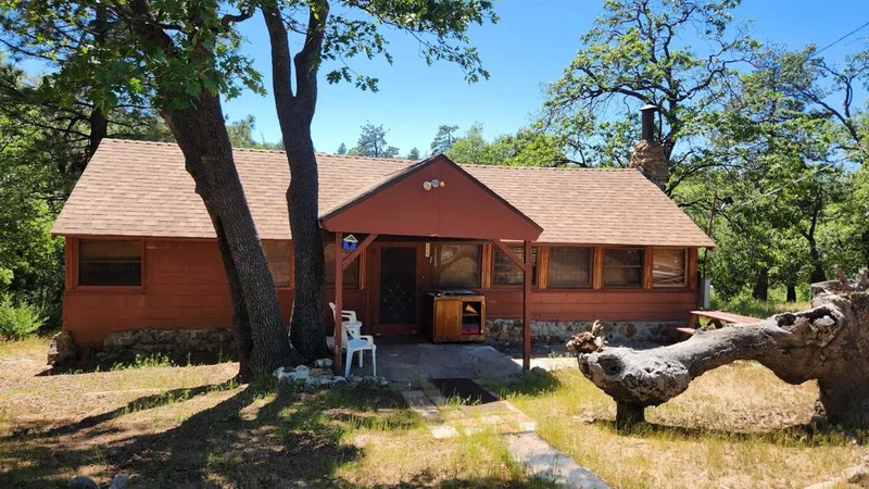 555 El Centro Tract
