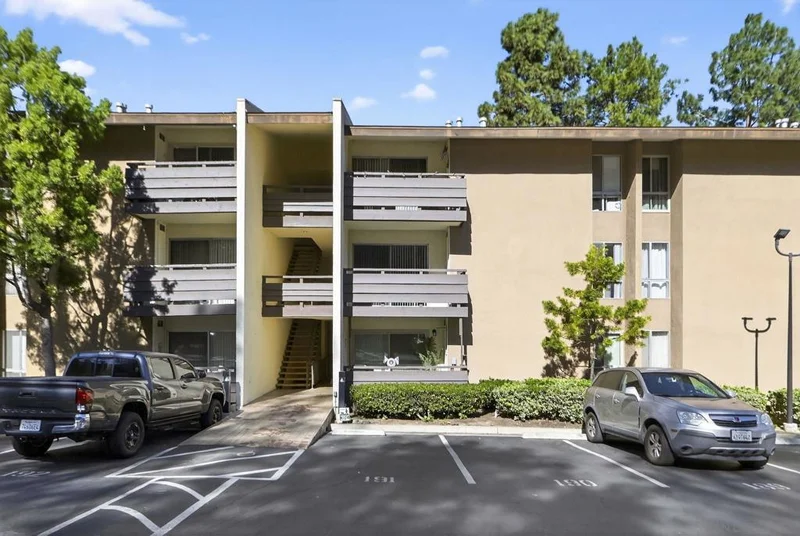 1621 S Hotel Circle E215