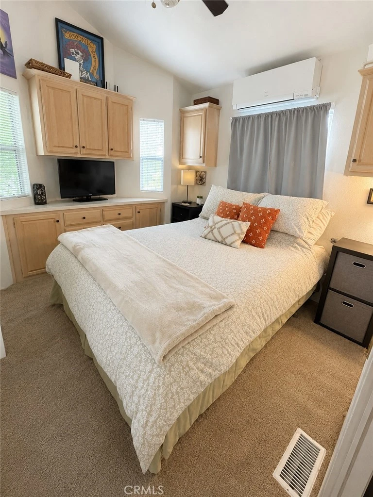 Interior 4