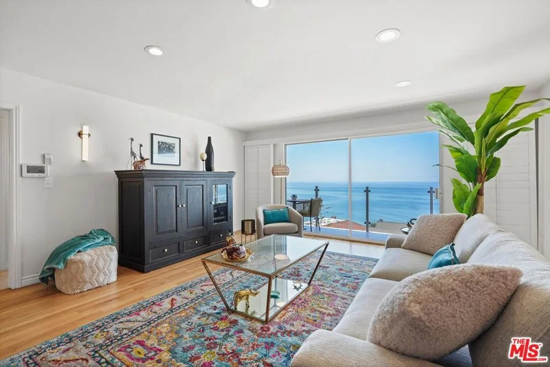 Photo 2 of 18203 Coastline Drive 4