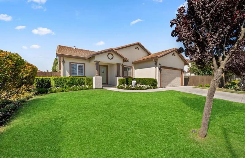 620 Glenmore Drive, Hollister, CA 95023