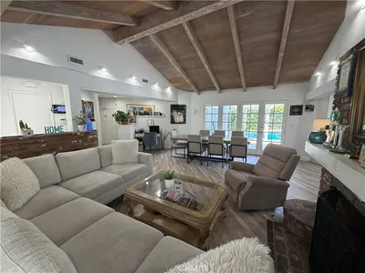 5300 Calhoun photo 2