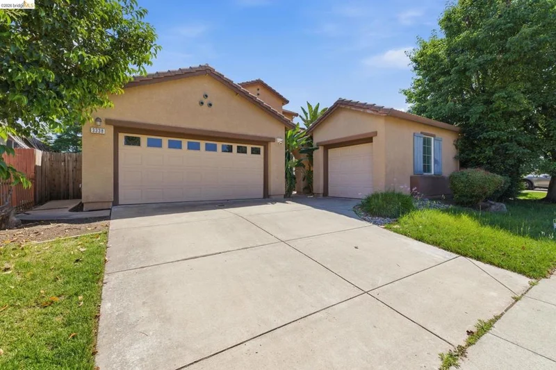 Photo 2 of 3338 La Cadena Way