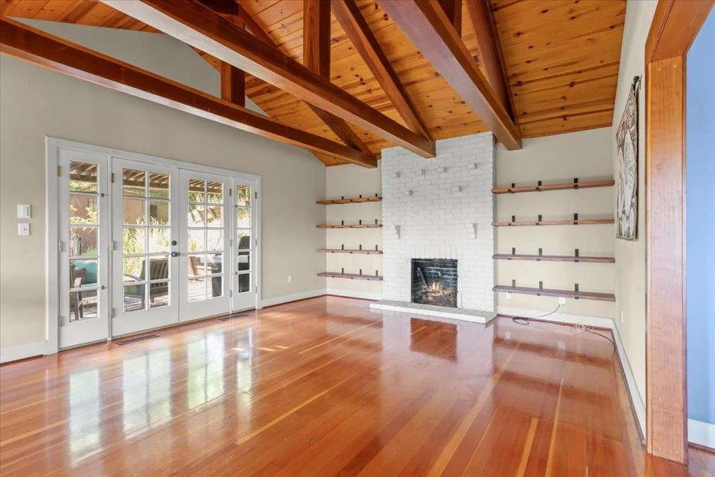 Interior 2