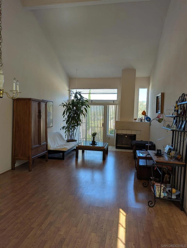 Interior 3