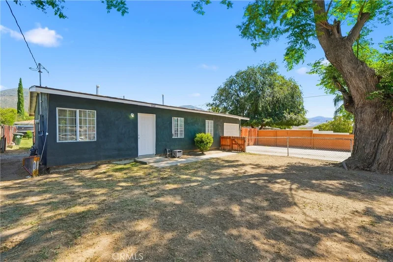868 W 48th, San Bernardino, CA 92407