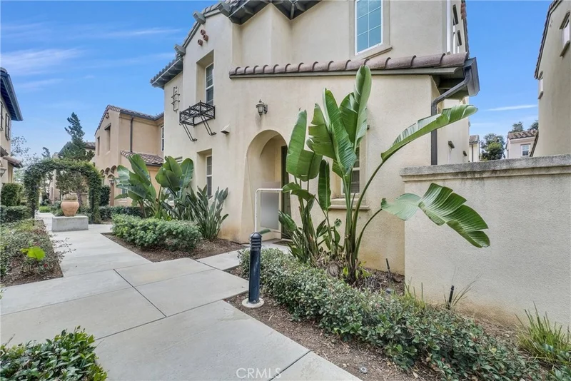 250 W Sparkleberry, Orange, CA 92865