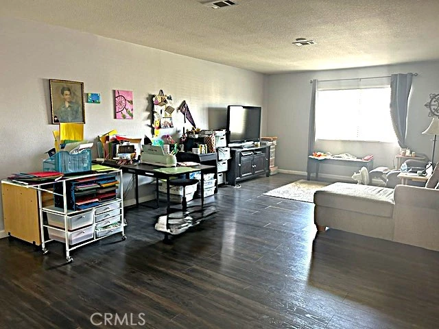 Interior 4