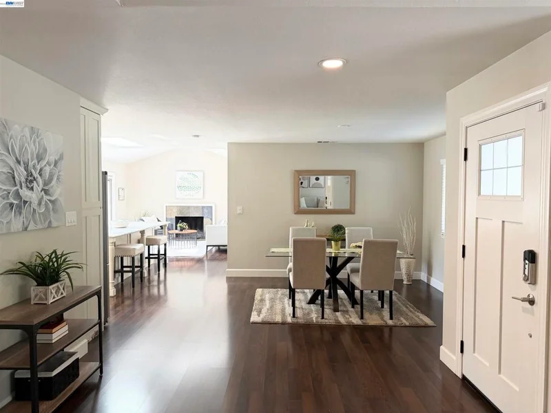 39827 San Moreno Ct photo 2