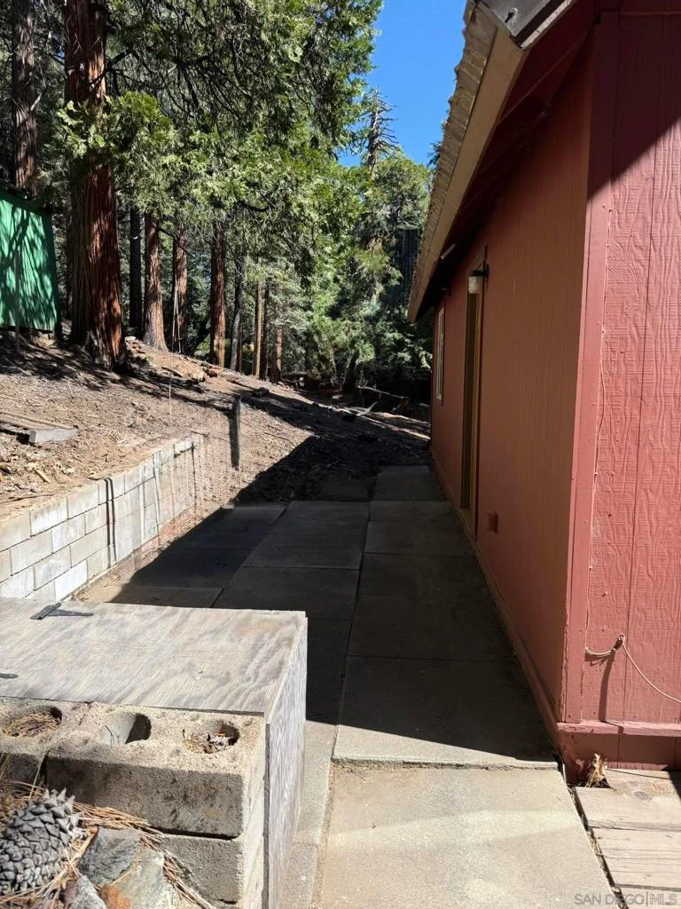Photo 2 of 22356 Crestline