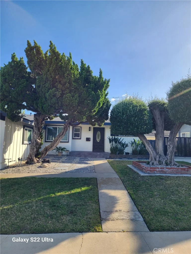 Photo 2 of 15624 Gaymont