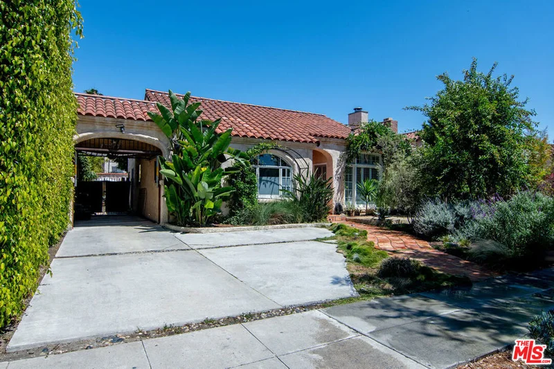 202 S Hamel Drive, Beverly Hills, CA 90211