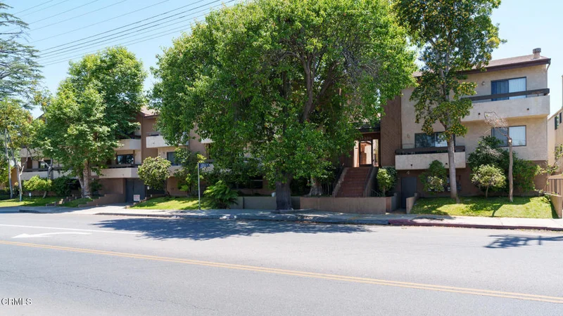 Photo 2 of 12330 Magnolia Boulevard 106