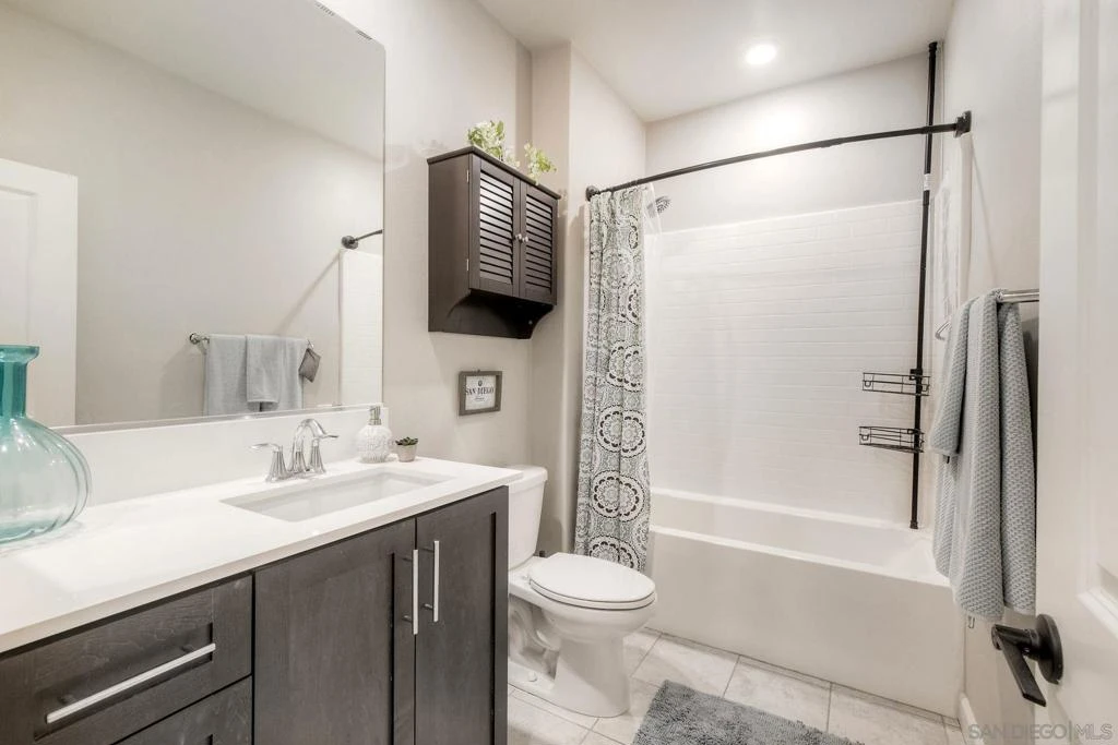 Interior 3