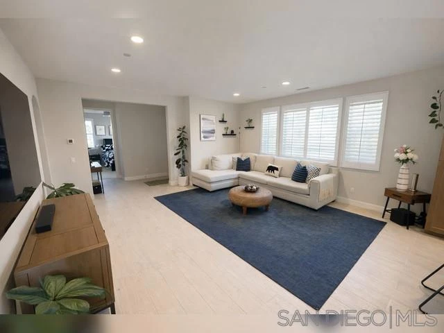 Interior 4