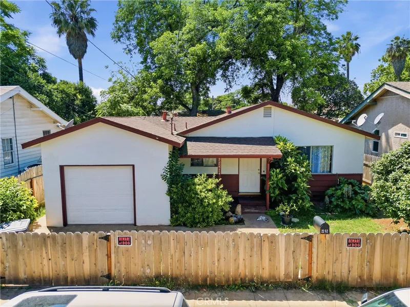 2262 Hewitt Avenue photo 2