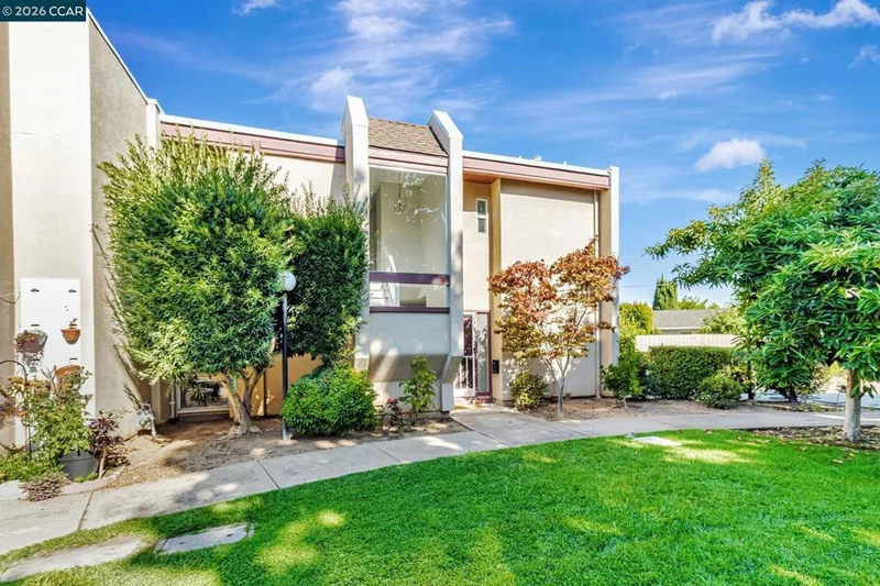 820 Hooshang Ct photo 2