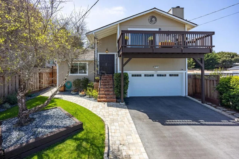 Photo 2 of 468 4th Street