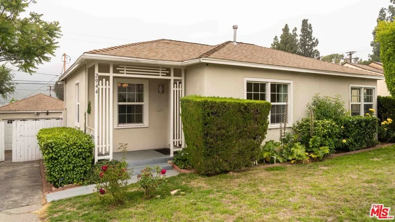 2944 Mayfield Avenue, La Crescenta, CA 91214