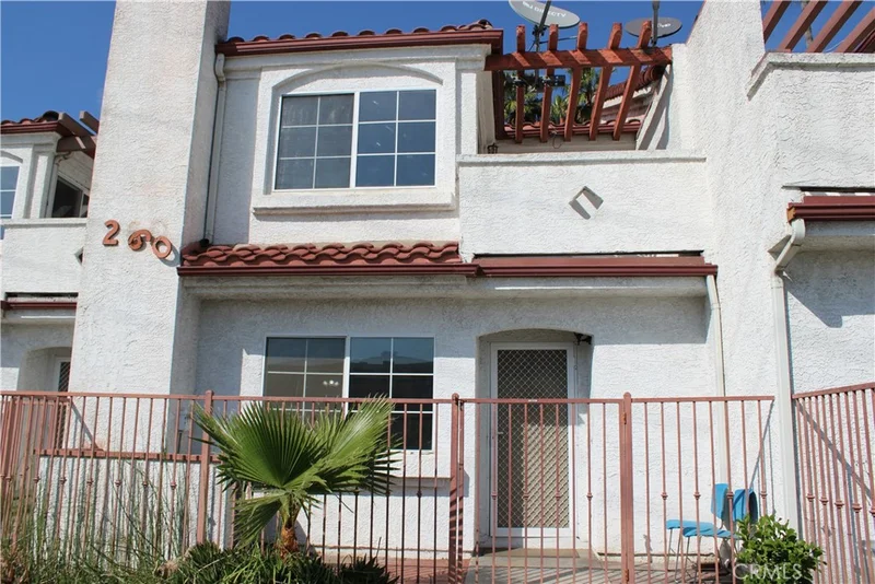 Photo 2 of 260 E Beverly Boulevard C