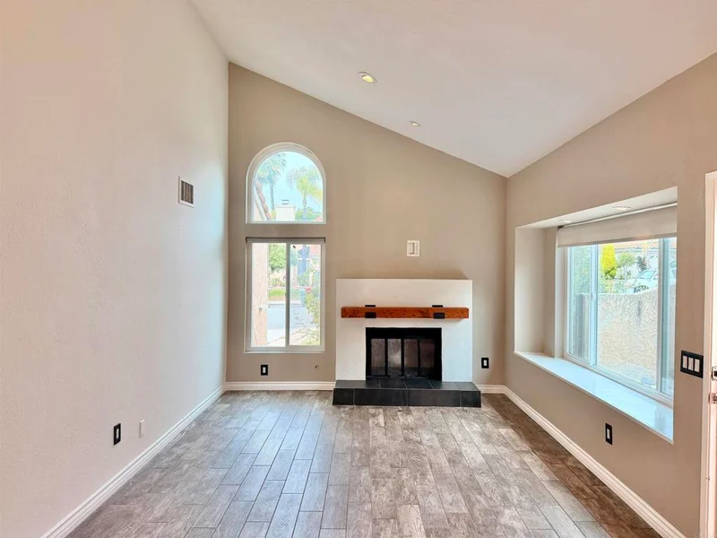 Photo 2 of 2307 Fair Oak Court