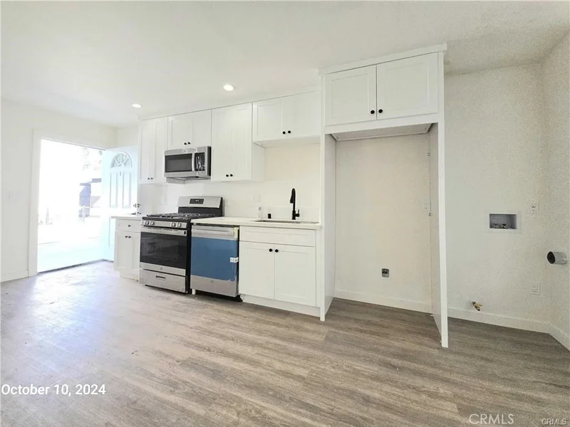 8524 Beverlywood Street 8524 1/4 photo 2