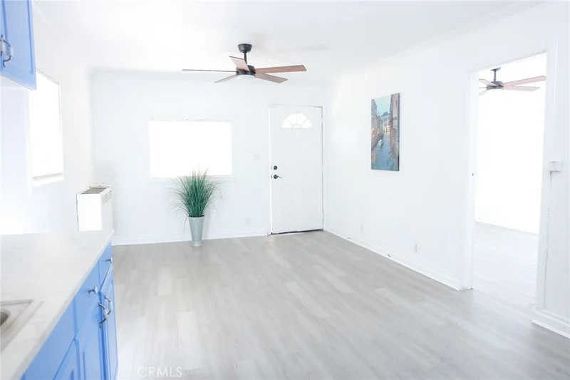 1033 West 62nd Street photo 2