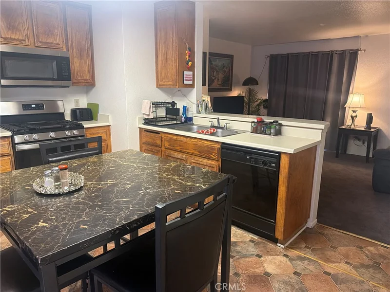 1365 CRAFTON Avenue 2052 photo 2