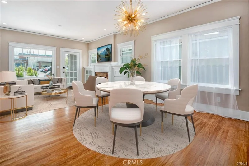 107 N Columbus Avenue 1/2 photo 2