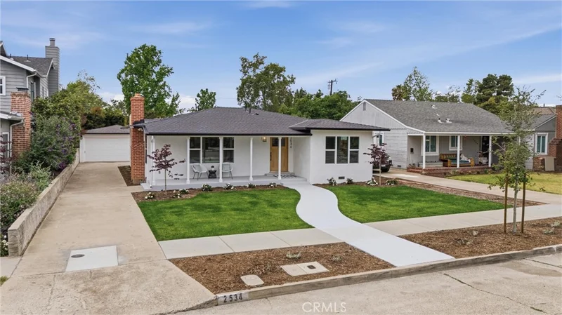 2534 Santiago Street