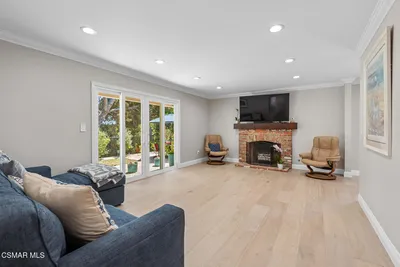364 Longwood Court photo 2
