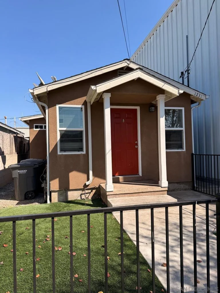 1231 33 Hoover Ave, National City, CA 91950