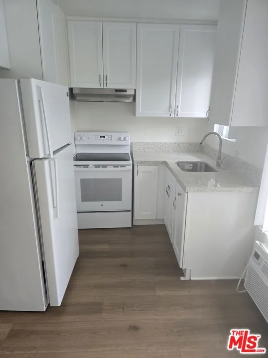 543 S Oxford Avenue 210 photo 2