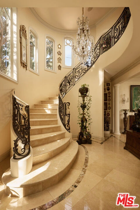 Interior 2