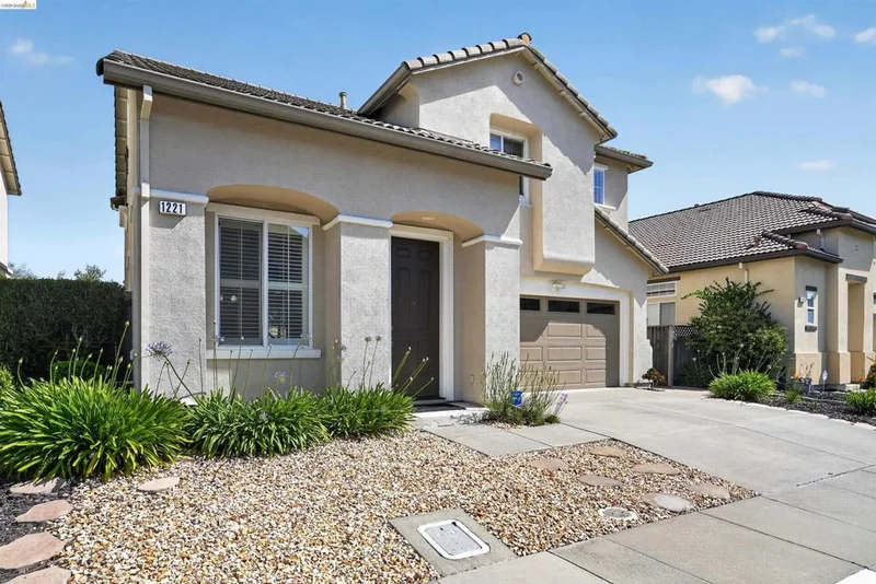 1221 Andrea way