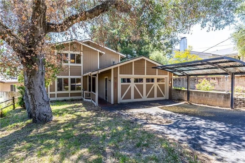 Photo 2 of 4541 Yerba