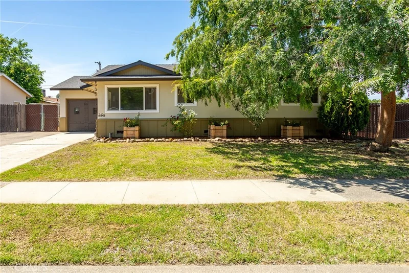 3426 Willow Lane, Anderson, CA 96007