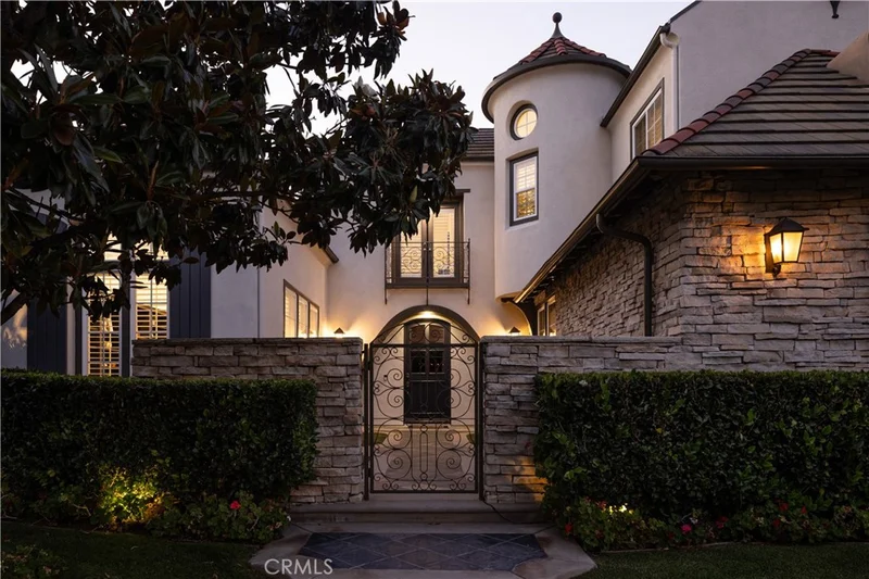 23 Cervantes, Newport Beach, CA 92660