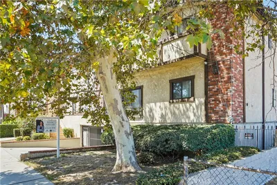 14239 Sherman Way 3 photo 2