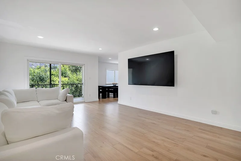 1015 N Michillinda 302, Pasadena, CA 91107