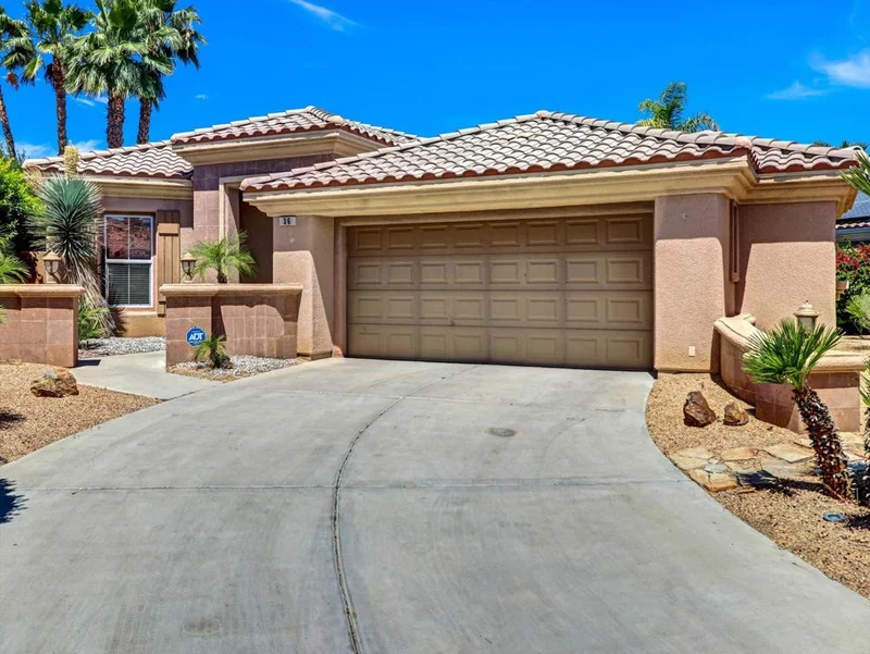 Photo 2 of 36 Vista Mirage Way