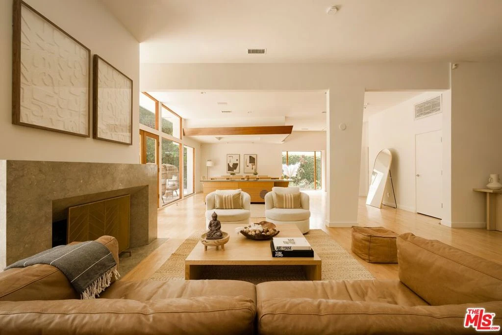 Interior 3