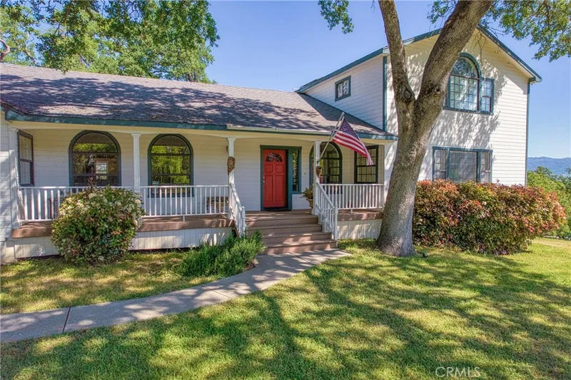 2210 Cedar Hill Way photo 2