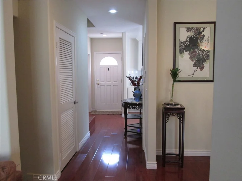 2345 Montrose Avenue 5 photo 2